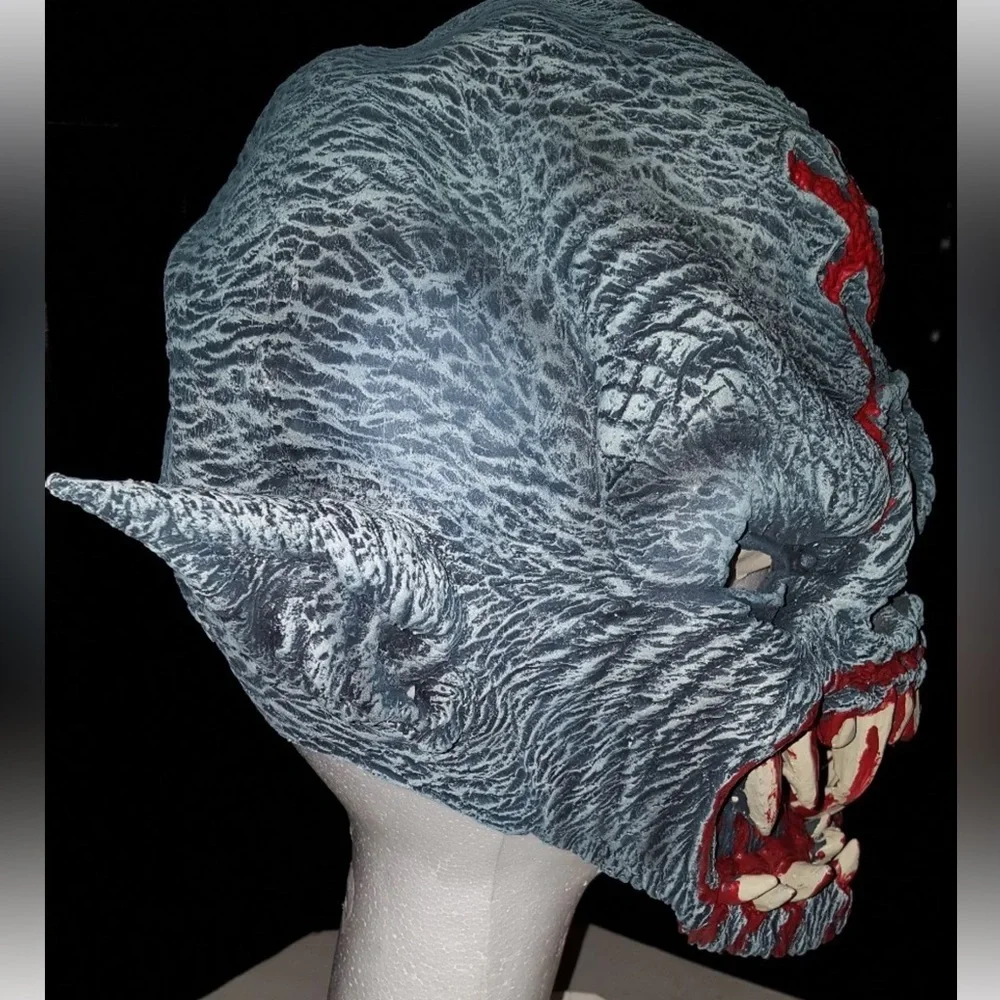 NW VINTAGE 2001 VAMPIE DEMON MASK Latex Prop by MASK Illusions Rubies #66032